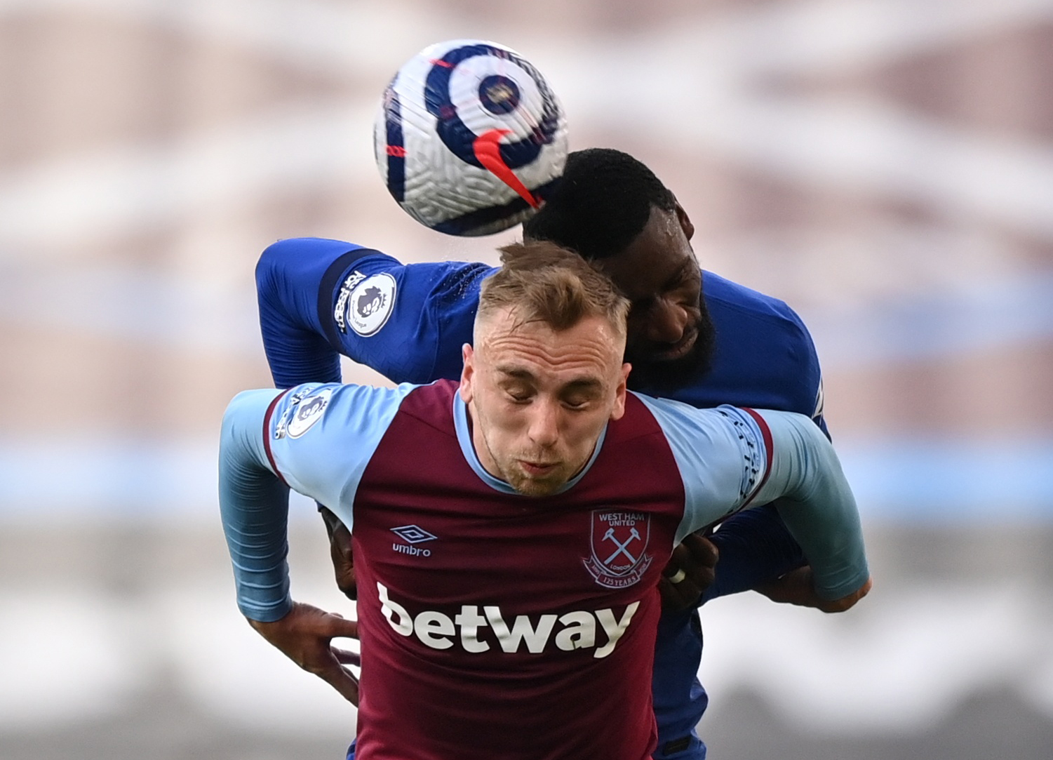 一场篮球比 一场篮球比